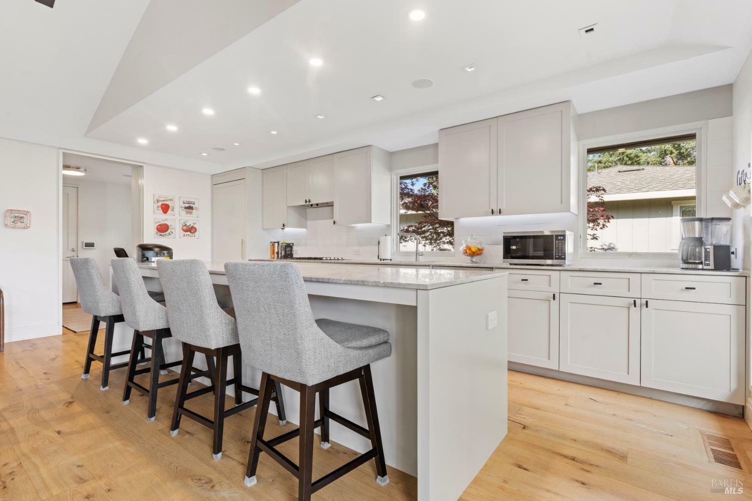 Property Photo: 333 Oak Leaf Circle CA 95409