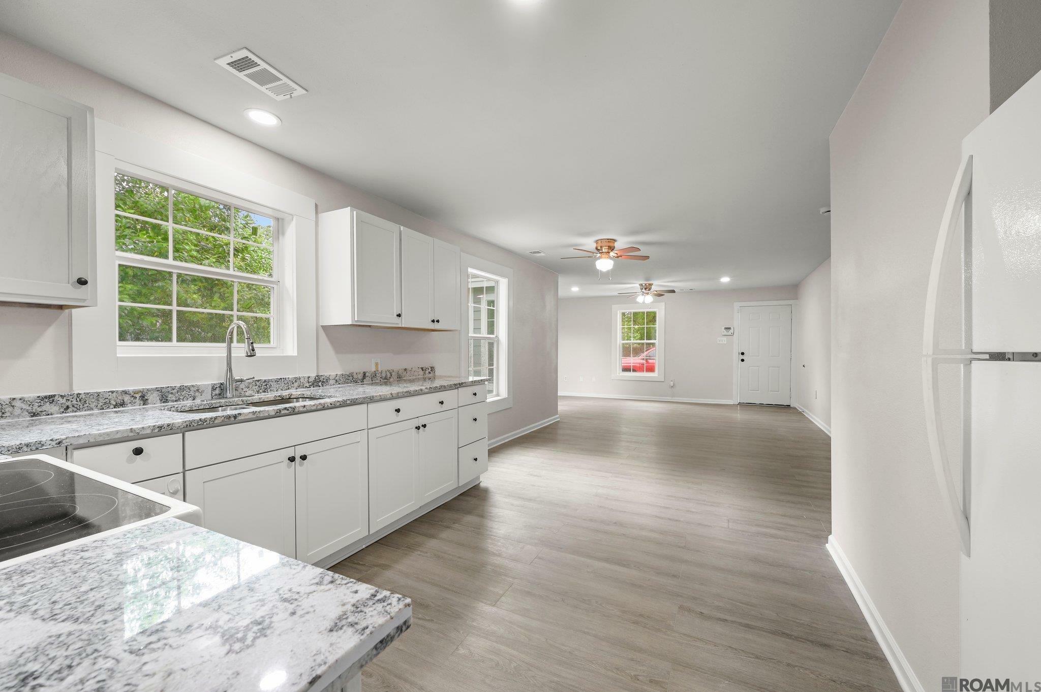 Property Photo: 3350 Conrad Dr LA 70805