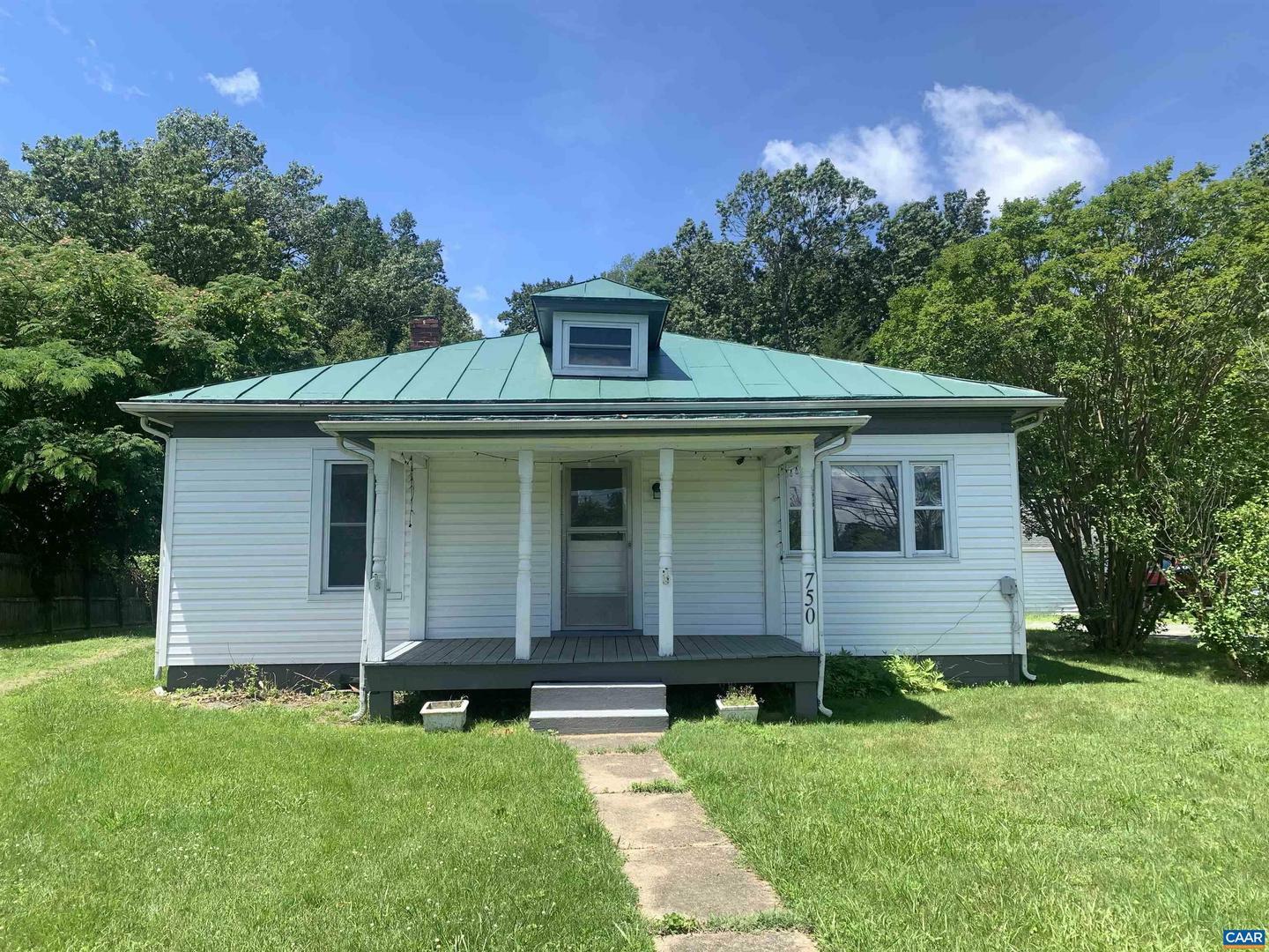 Property Photo: 750 James Madison Hwy VA 22942