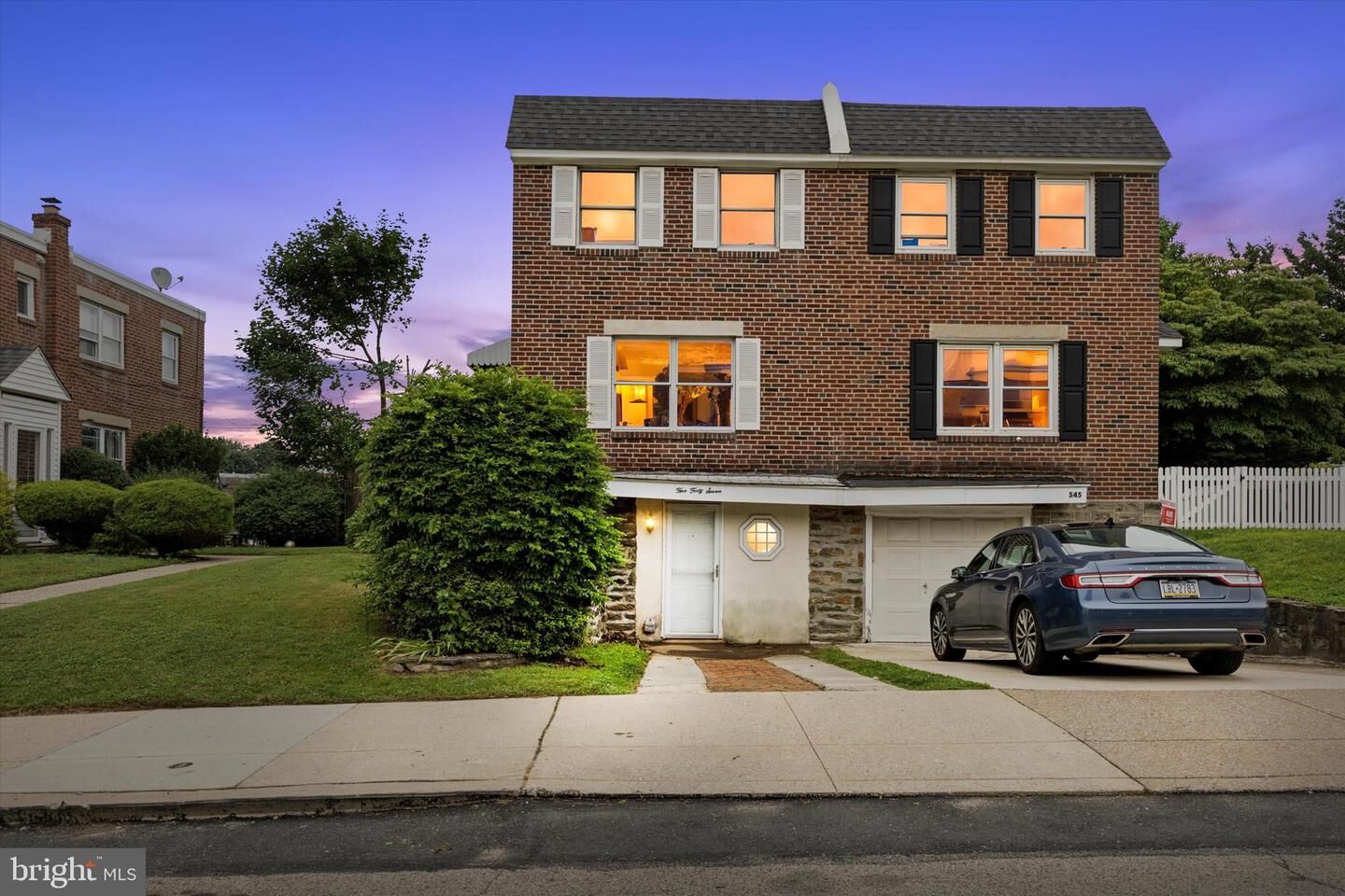 Property Photo: 547 Overlook PA 19128