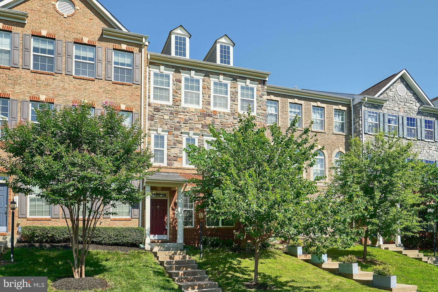 Property Photo: 1598 Kinnaird Terrace NE VA 20176