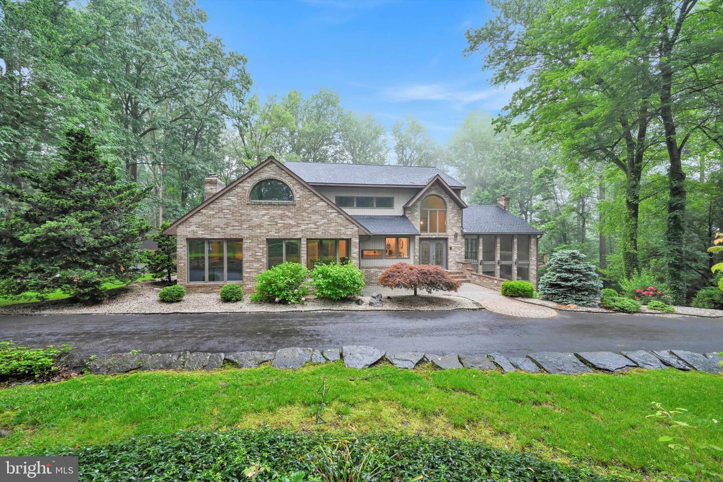 Property Photo:  5043 Pineview Drive  PA 19540 