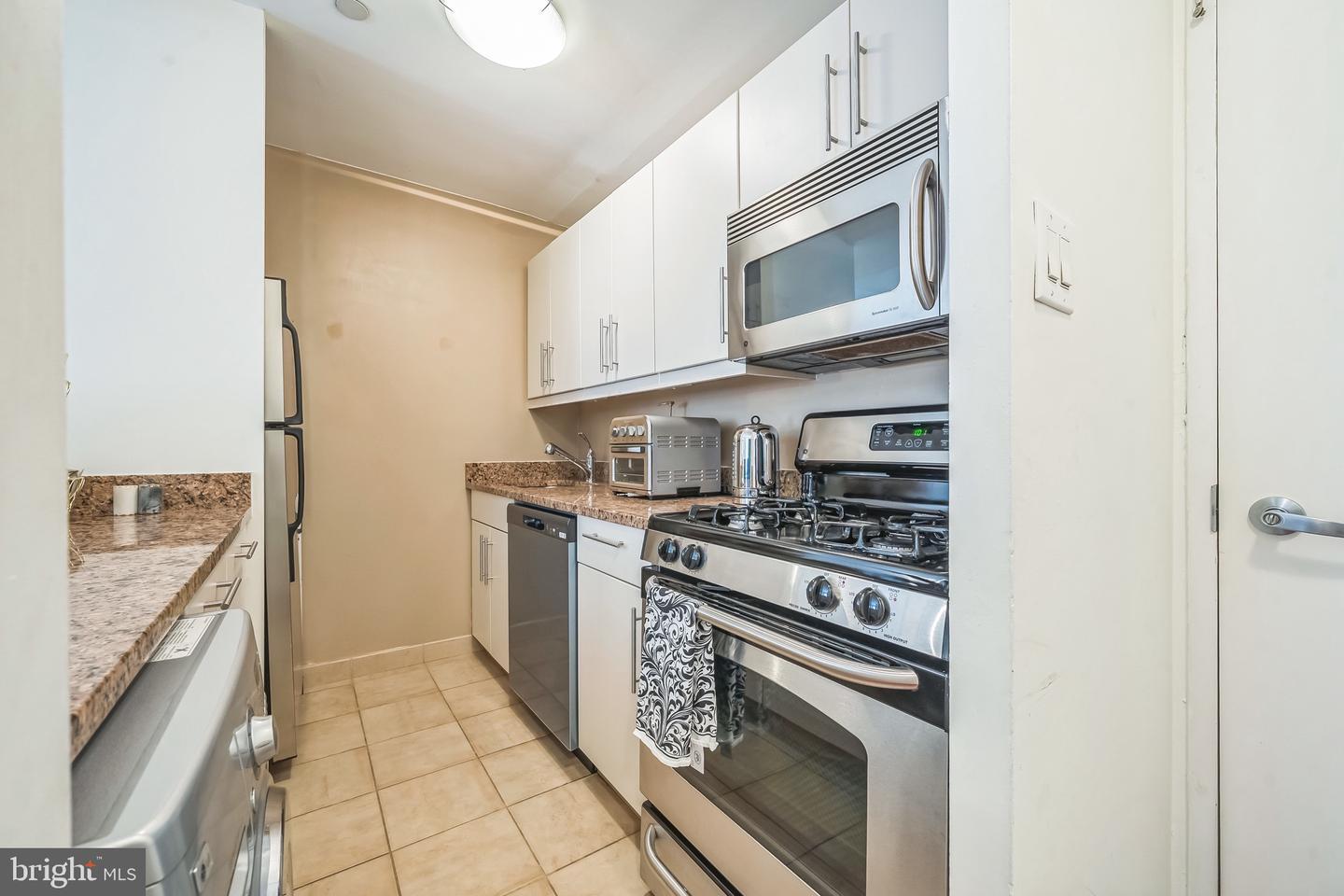 Property Photo: 219 S 18th Street 29 1522 PA 19103
