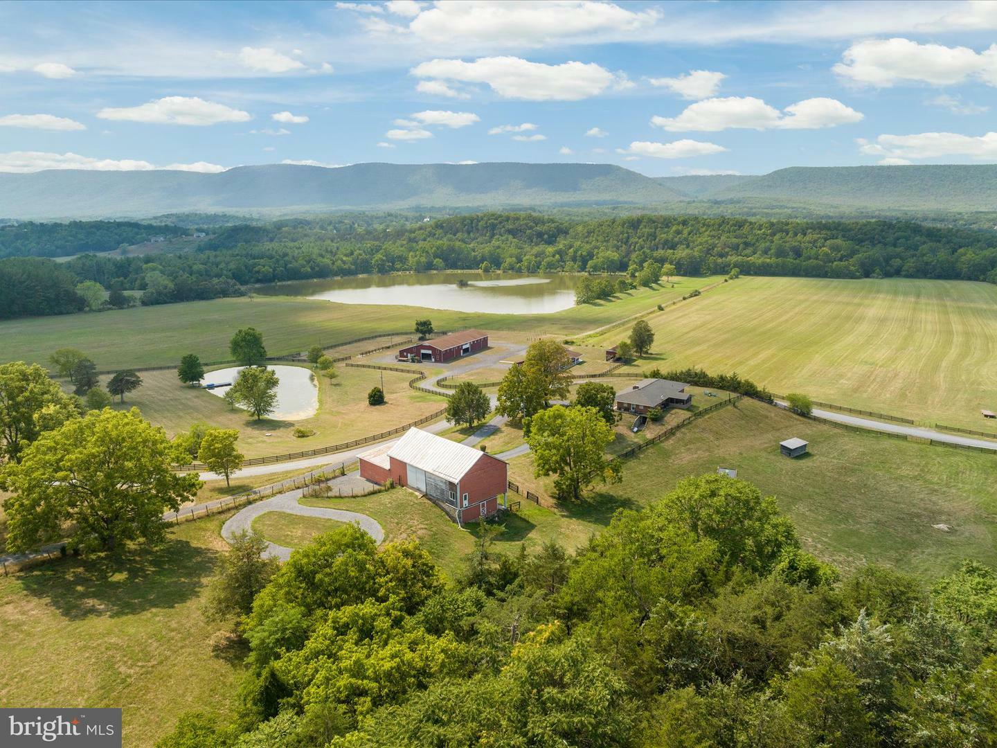 Property Photo: 1572 Seven Fountains Road VA 22652