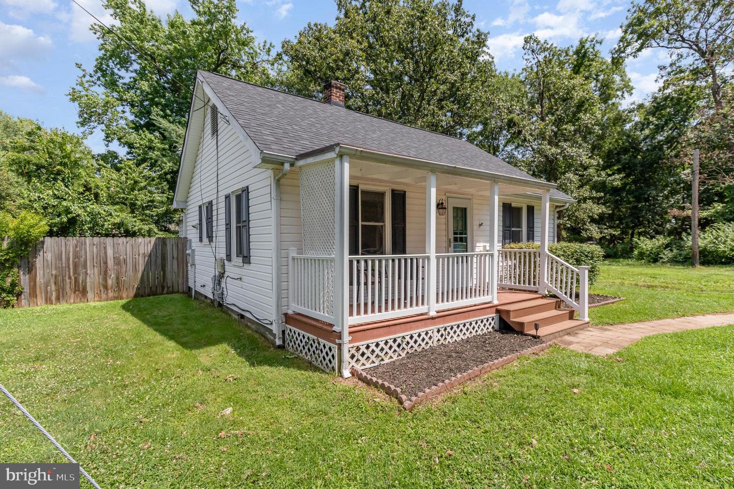 Property Photo:  2312 Oak Street  VA 22401 