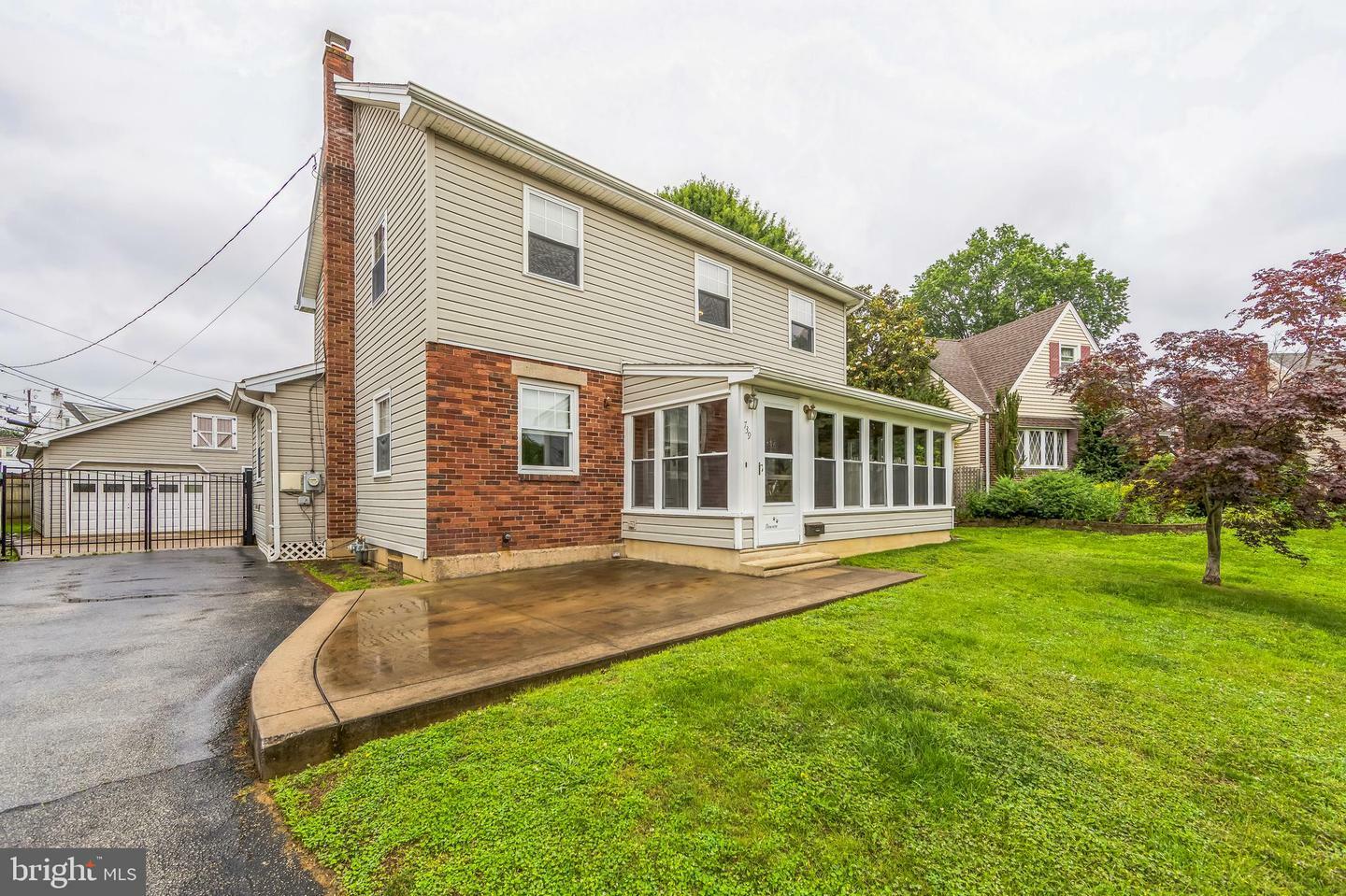 Property Photo:  739 Brooke Circle  PA 19070 