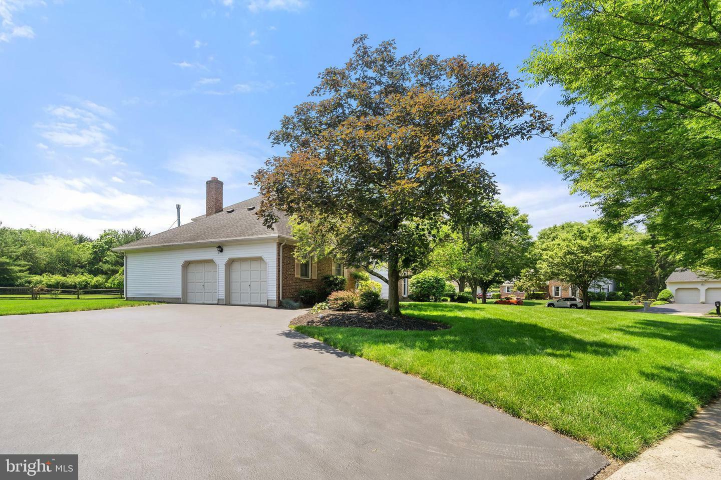Property Photo:  28 Amherst Way  NJ 08550 
