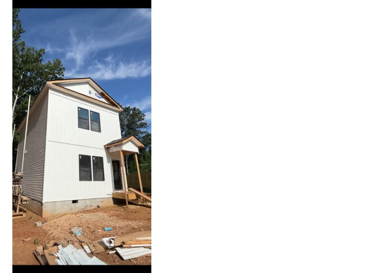 Property Photo: 1000 Castlewood Drive NC 28150