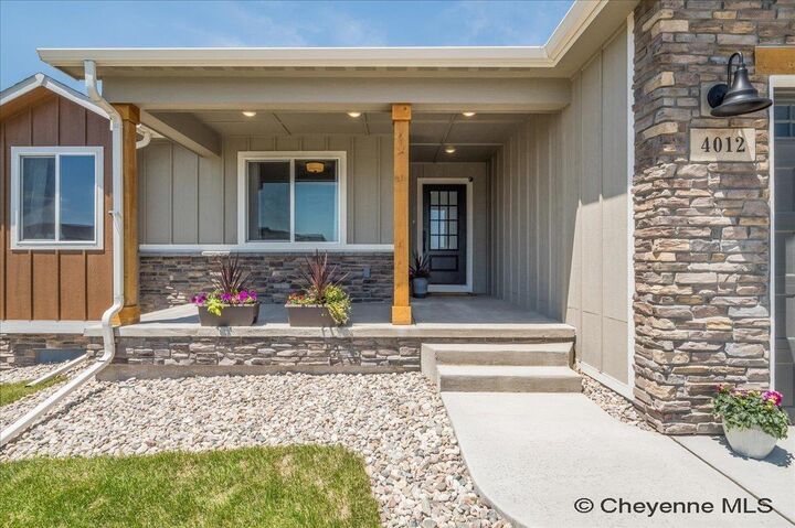 Property Photo: 4012 Farthing Rd WY 82001