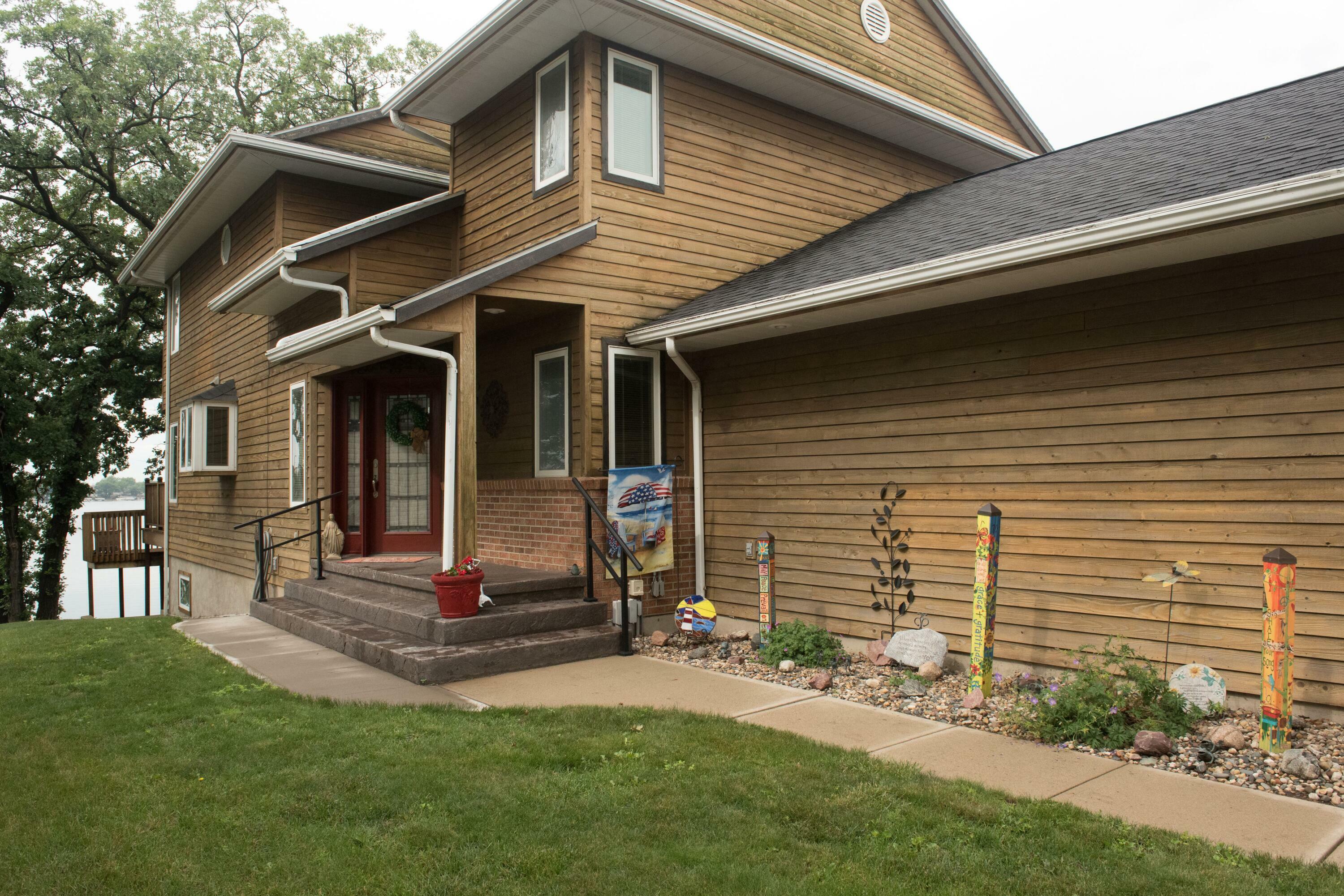Property Photo: 8873 Twin Lakes Road IA 50563