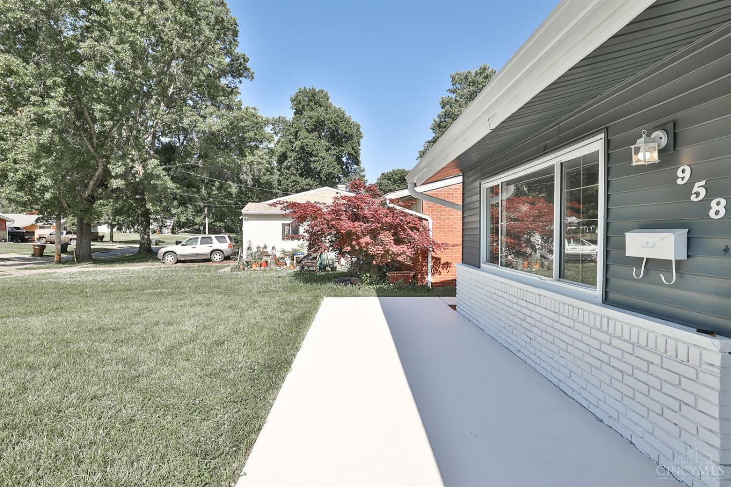 Property Photo: 958 Hollytree Drive OH 45231