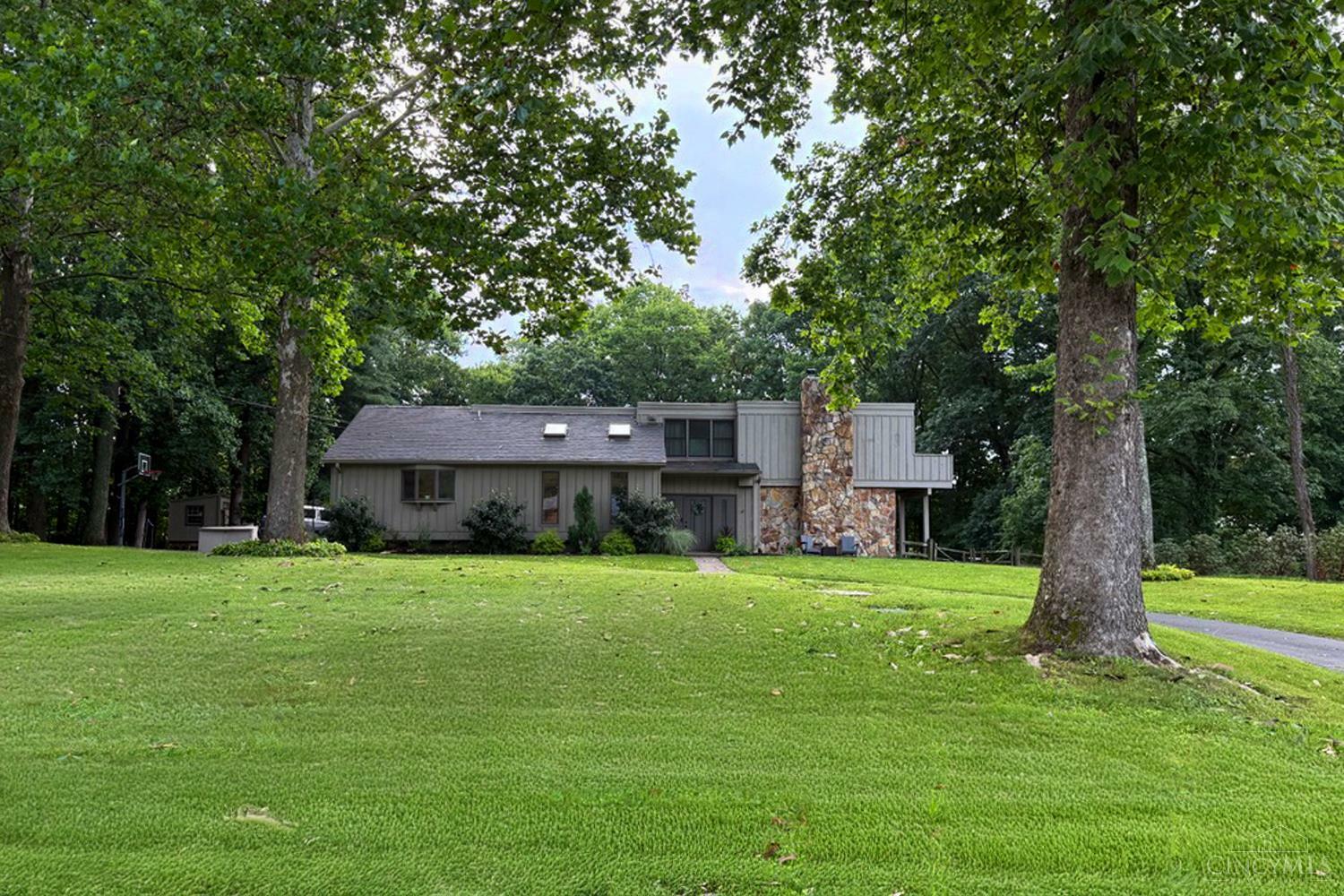 Property Photo: 6579 Kentuckyview Drive OH 45230