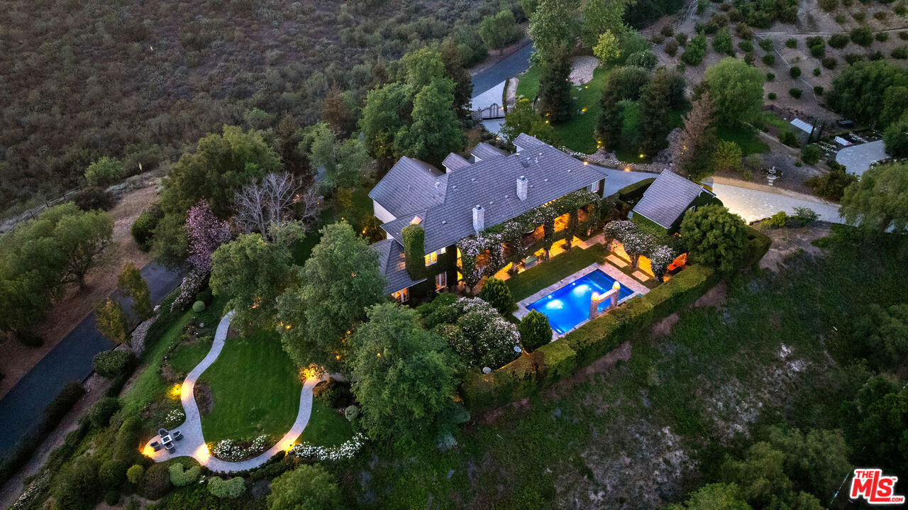 Property Photo:  13418 Nightsky Dr  CA 93012