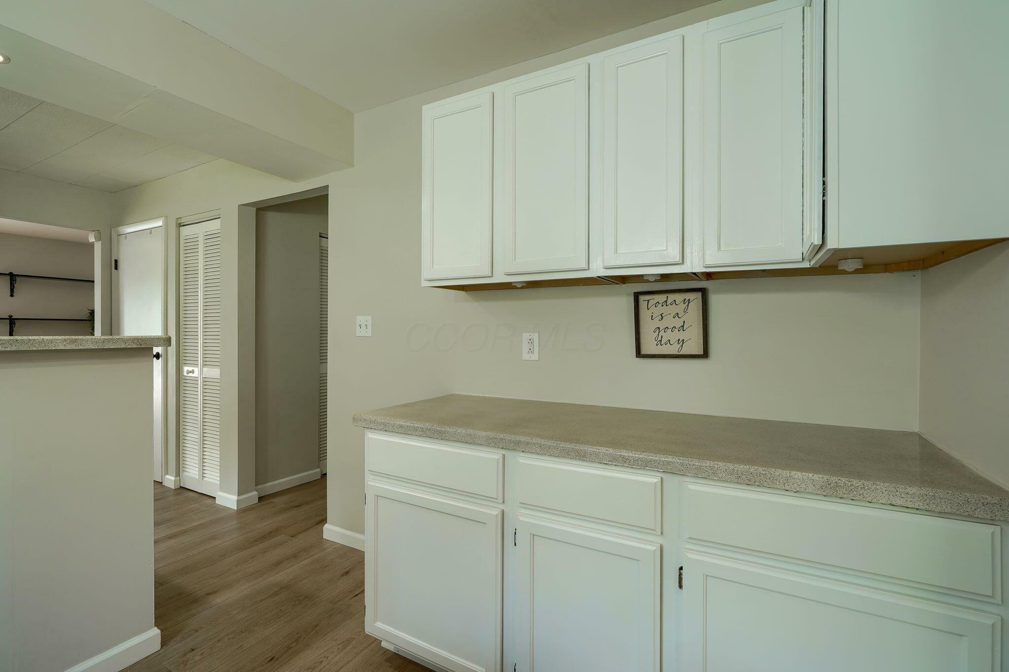 Property Photo: 6676 Woodsedge Drive OH 43068