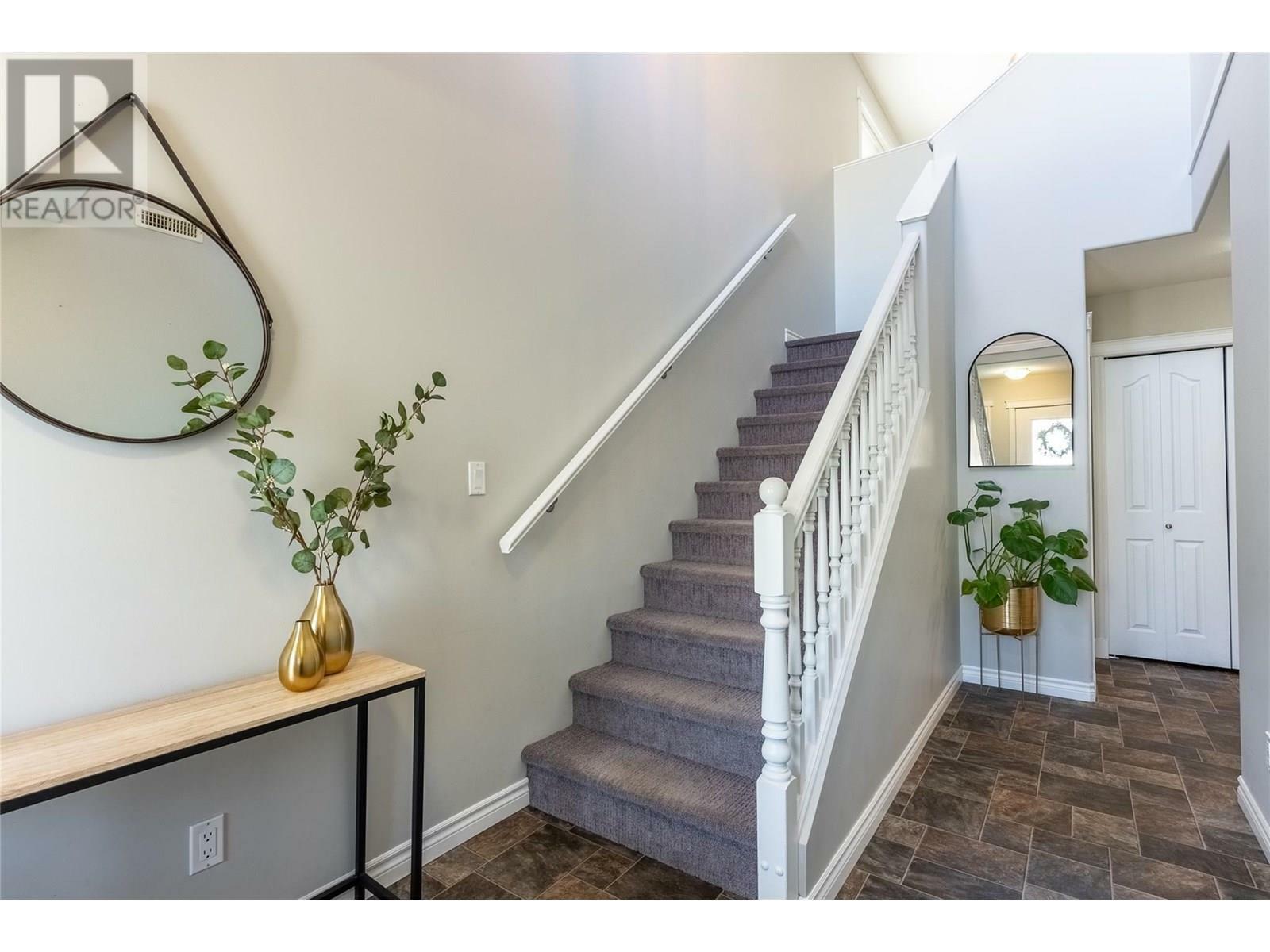 Photo de la propriété: 1808 Primrose Crescent BC V1S 0A6