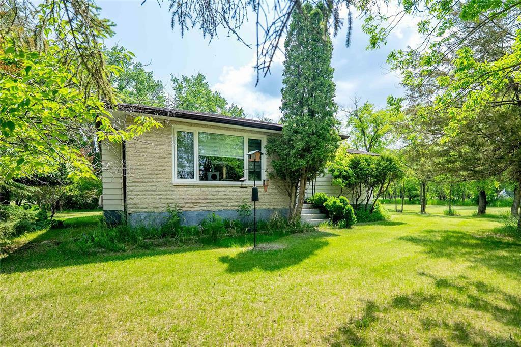 209 Symington Road  Winnipeg MB R2C 5J8 photo