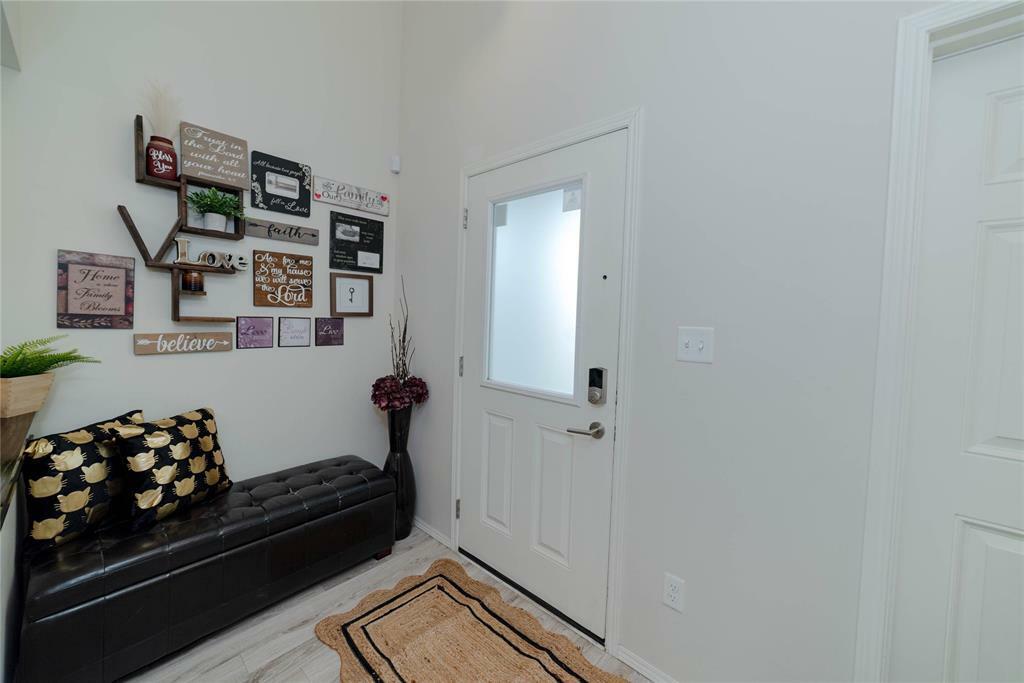 Property Photo: 192 Larry Vickar Drive West MB R3W 0K4