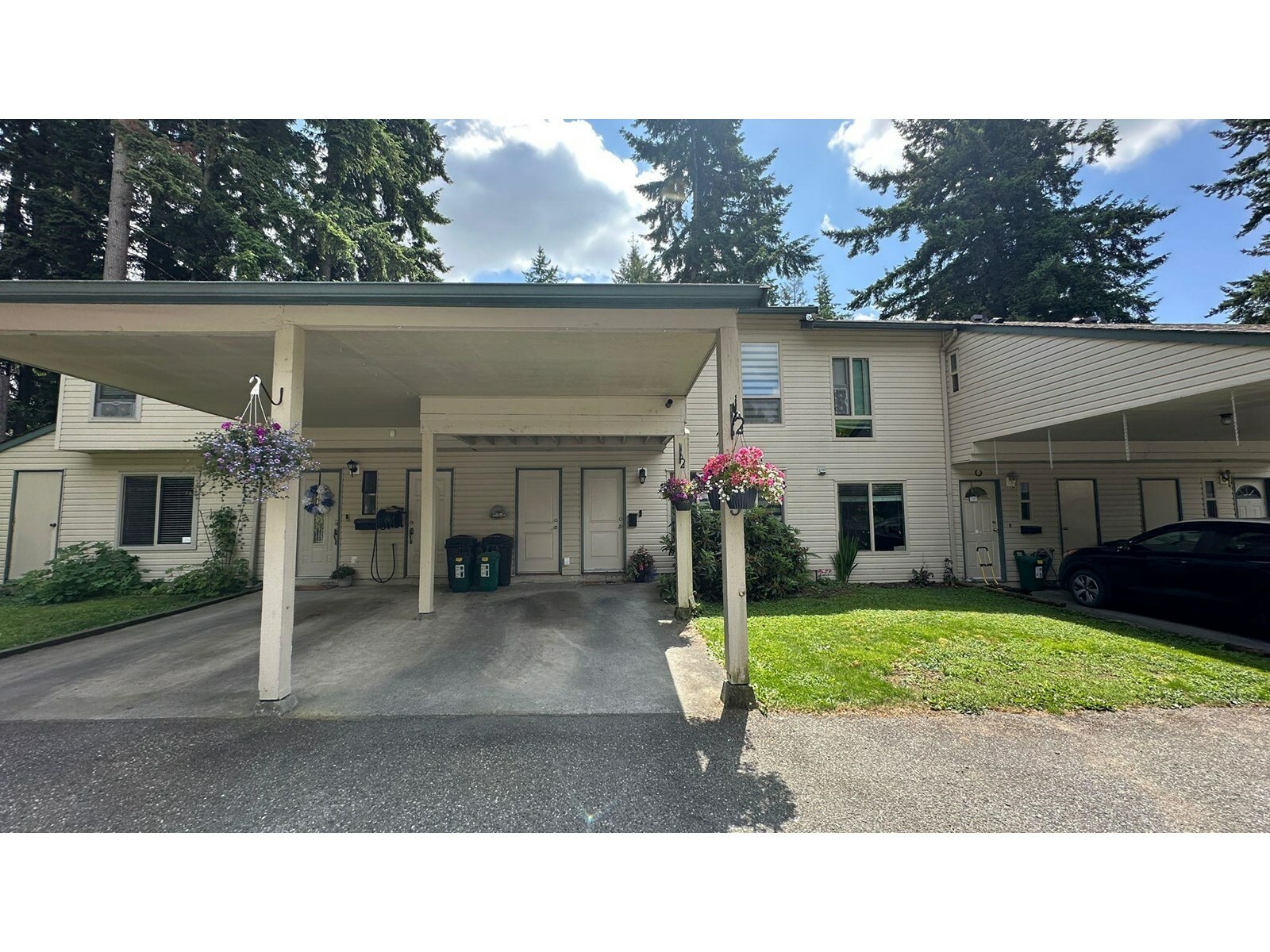 Property Photo: 32310 Mouat 35 BC V2T 4J1