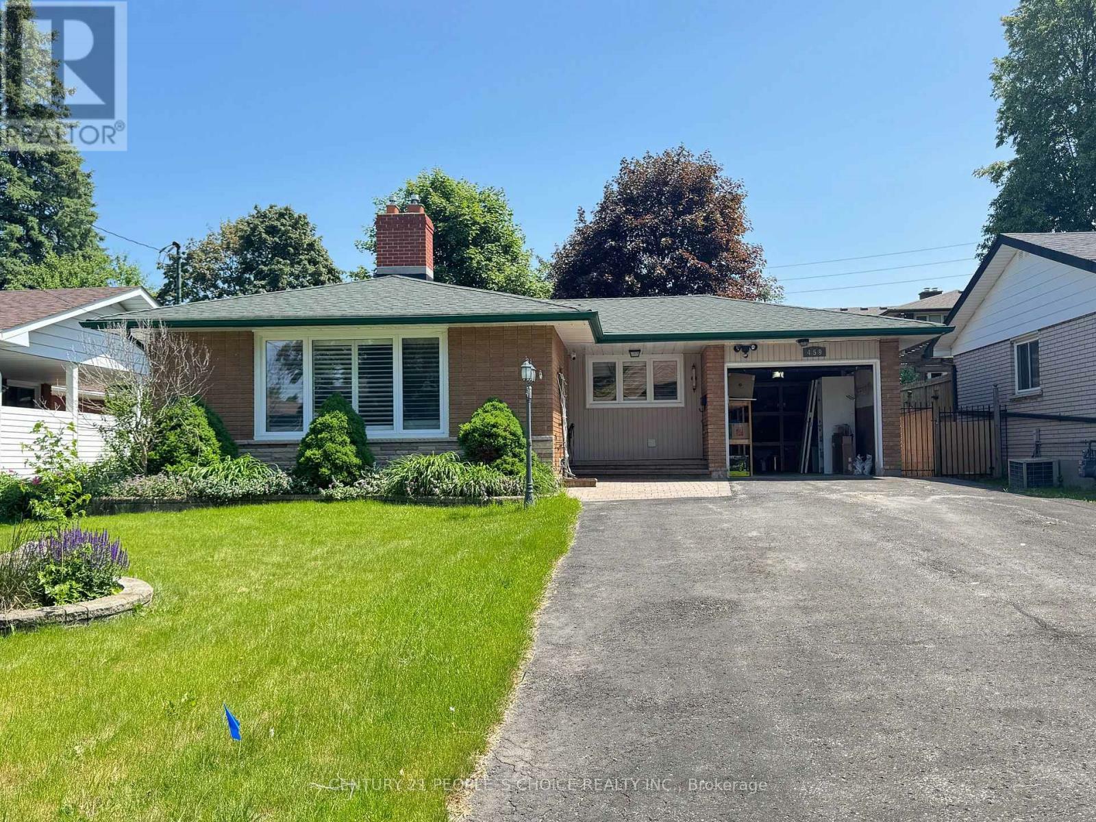 Property Photo: 459 Bernhard Crescent Bsmt ON L1G 2B7