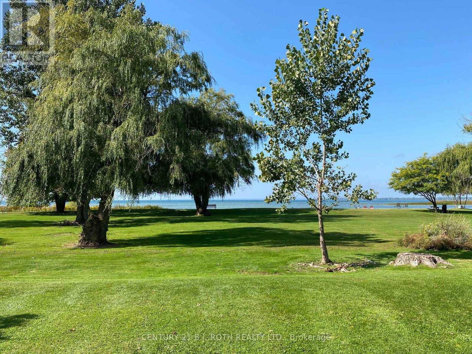 Property Photo: 3 Paradise Boulevard 6 ON L0K 1B0
