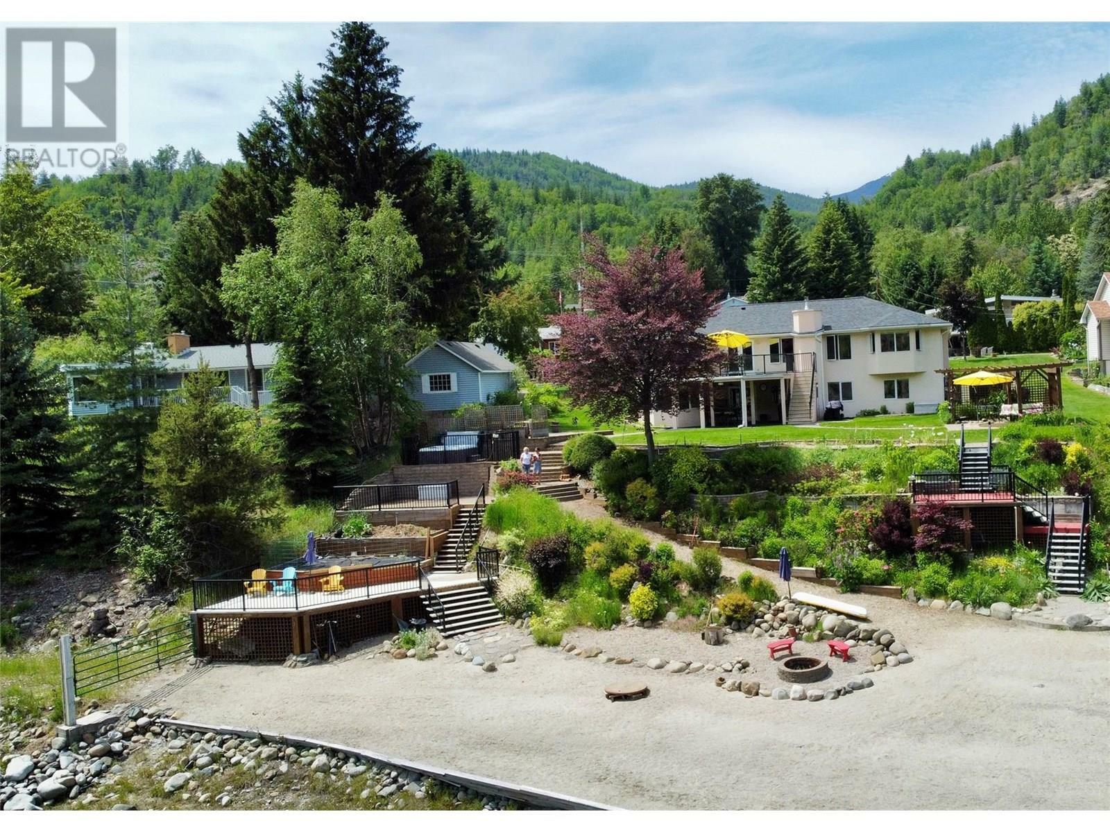 Property Photo: 525 3rd Avenue BC V1R 4V4