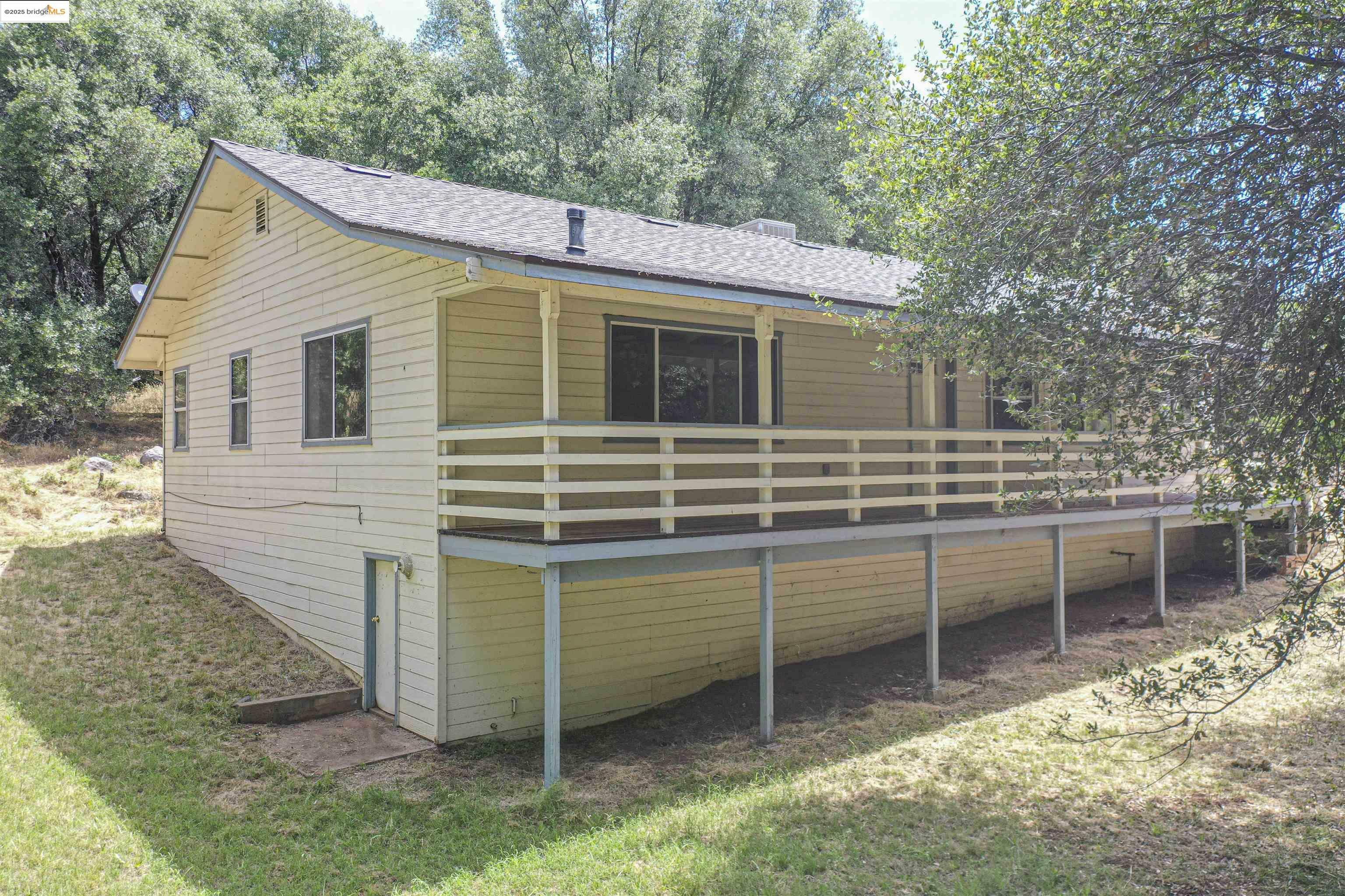 Property Photo: 18940 Lambert Lake Rd CA 95370