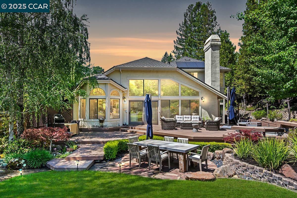 Property Photo: 3100 Fox Creek Dr CA 94506
