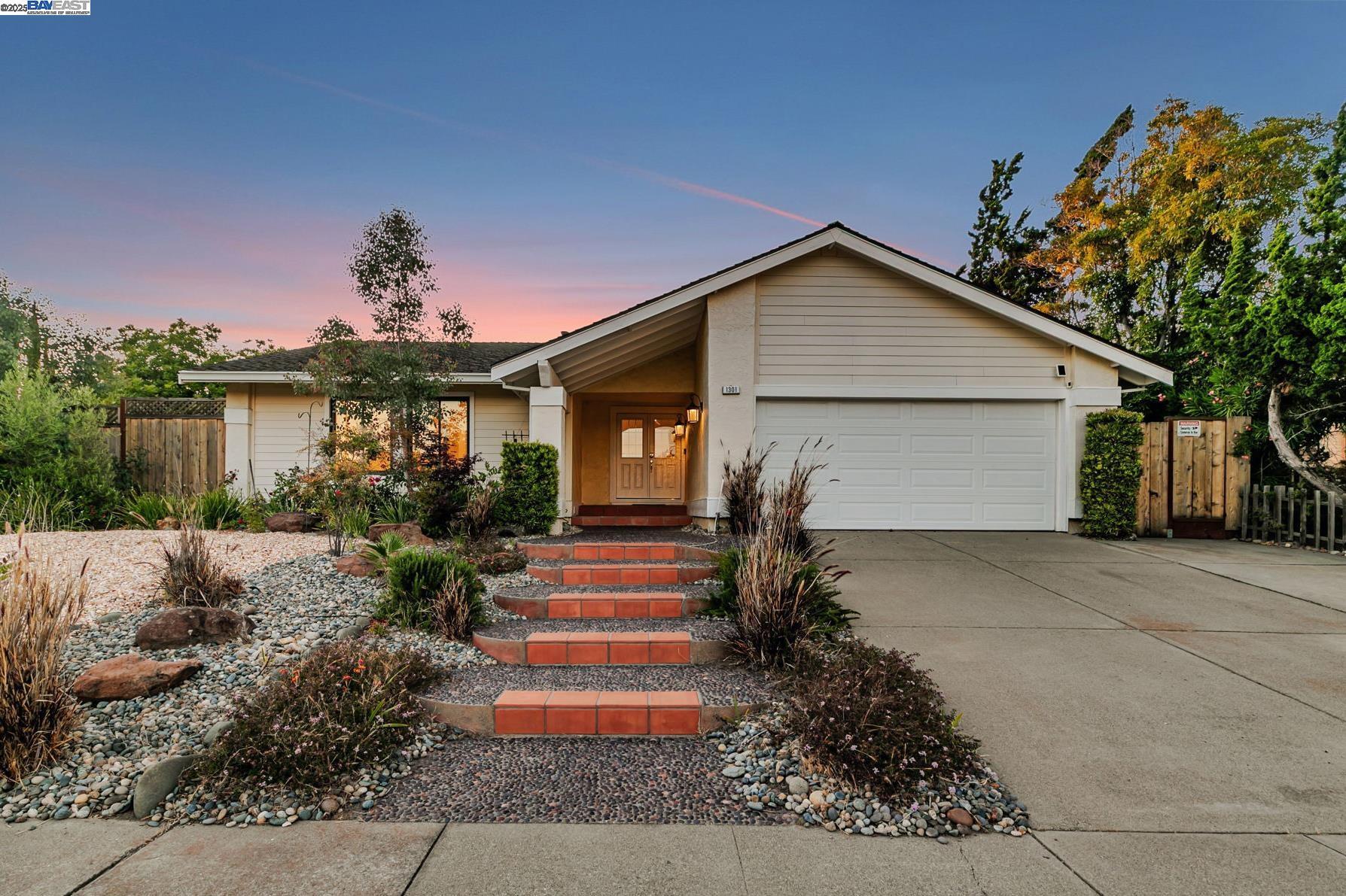 Property Photo: 1301 Quema Dr CA 94539