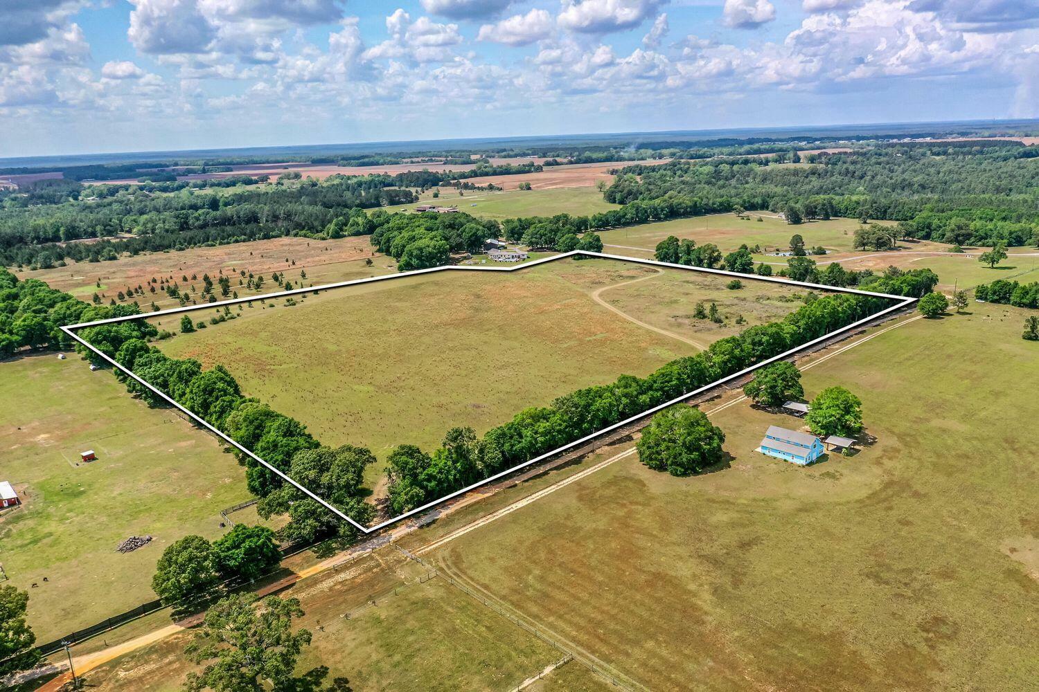 Property Photo:  1704 Cobb Road  FL 32531 