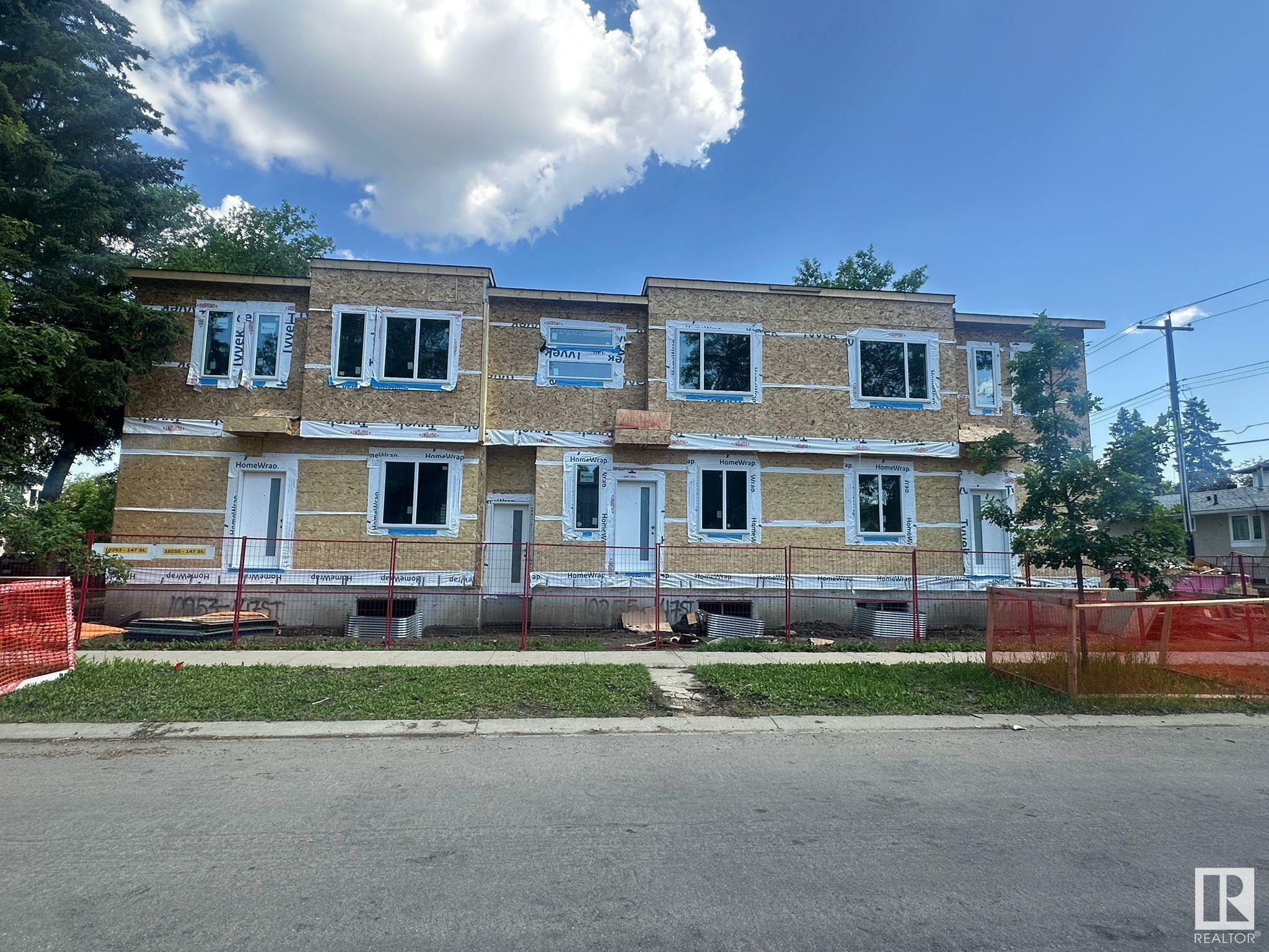 Property Photo: 10253 / 55 / 57 147 Street NW AB T5N 0T6