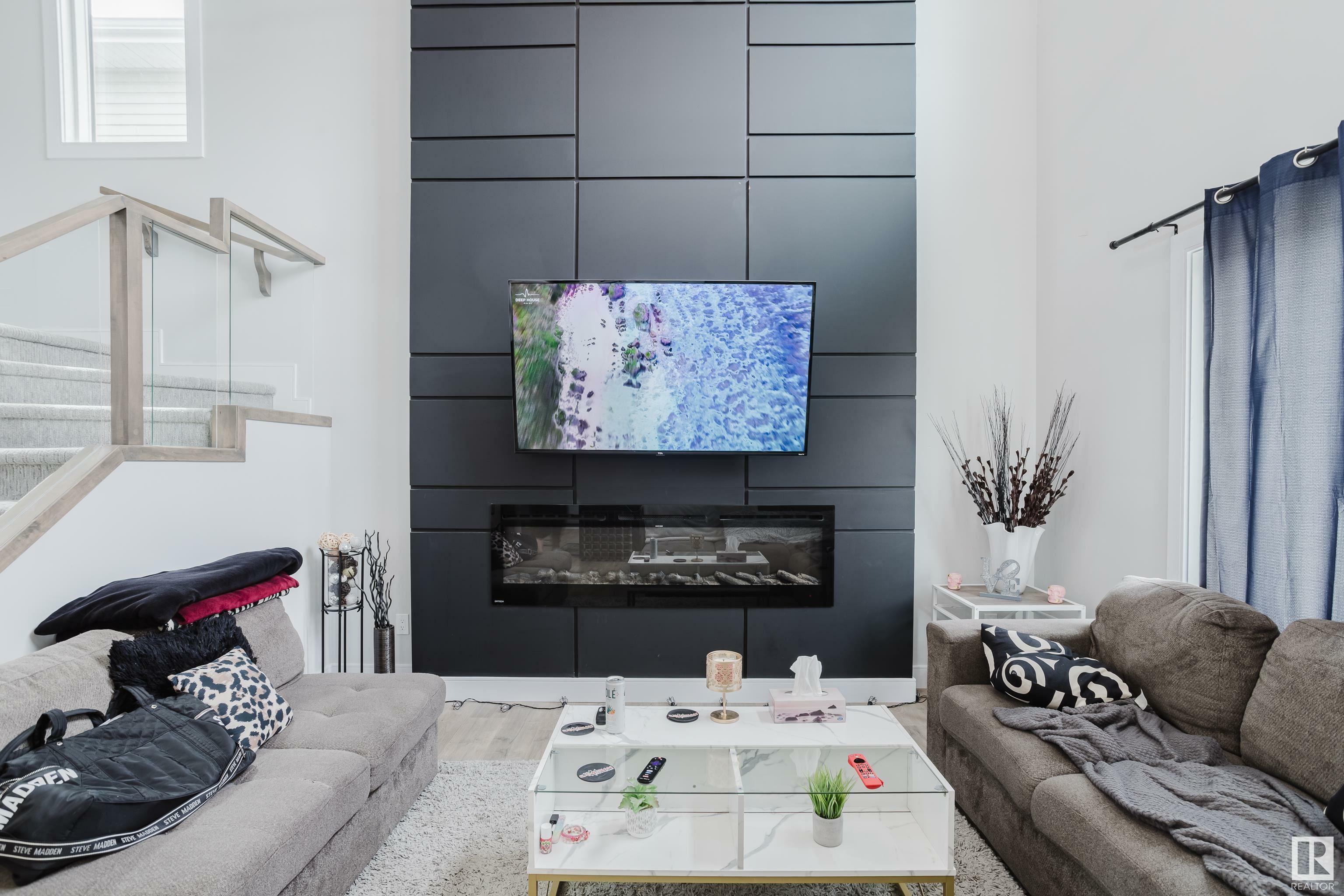Property Photo: 17328 68 Street NW AB T5Z 0W4