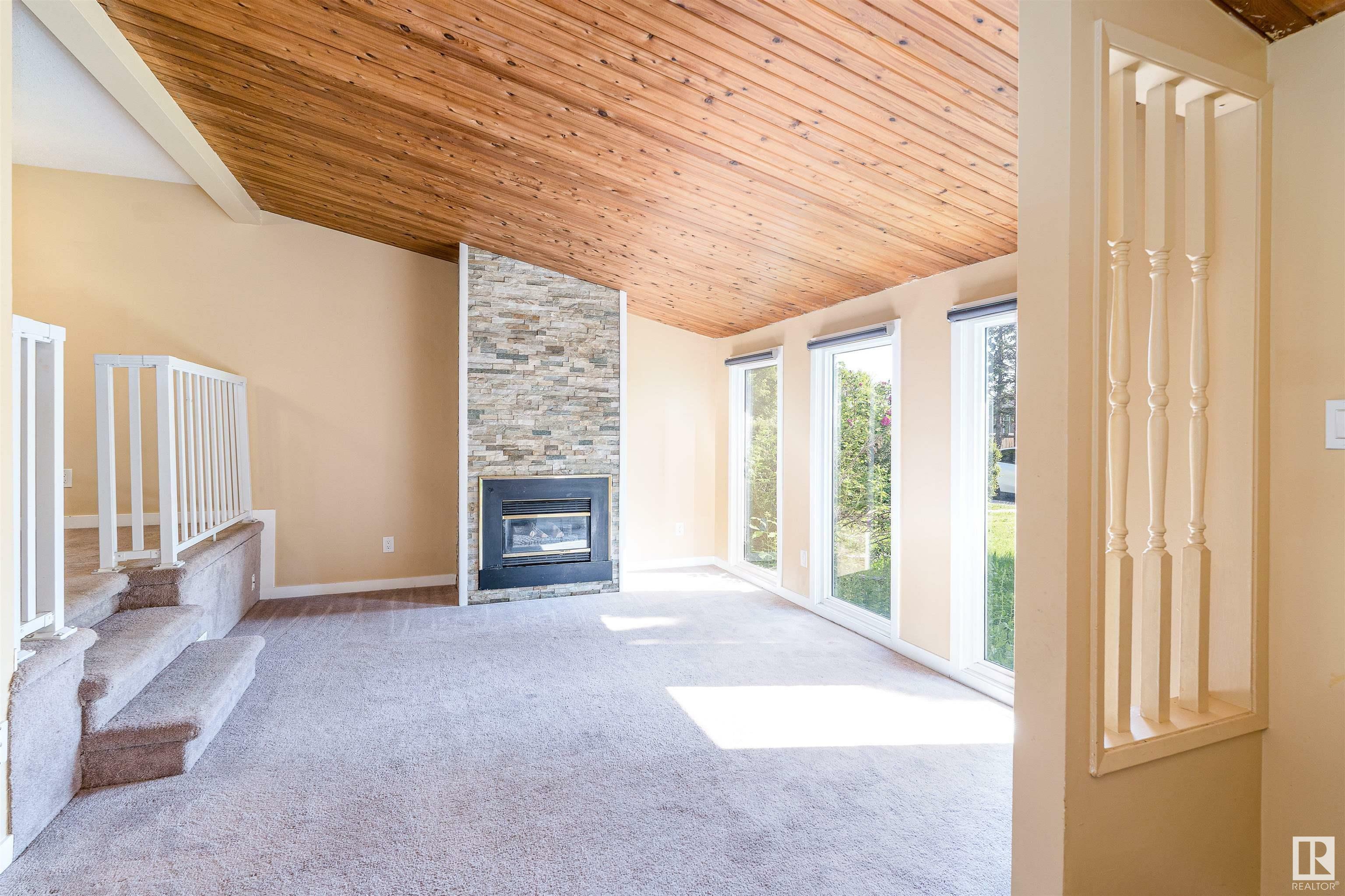 Photo de la propriété: 10536 151 Street NW AB T5P 1V3