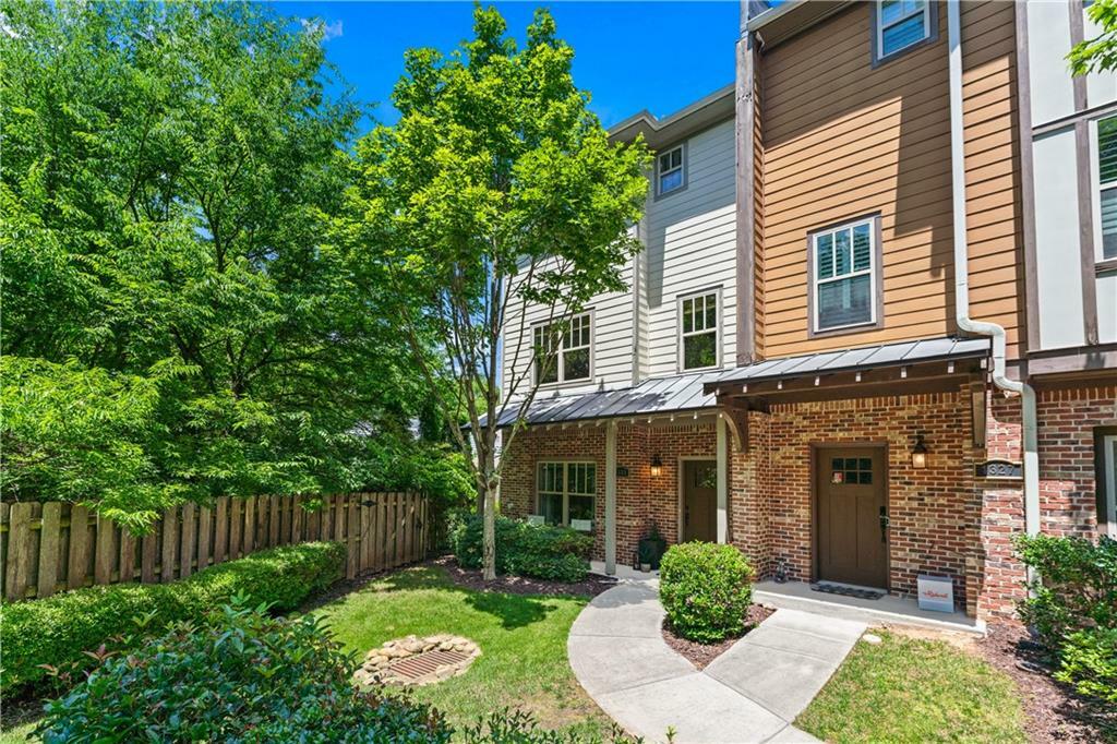 Property Photo: 1325 Oakview Road GA 30030