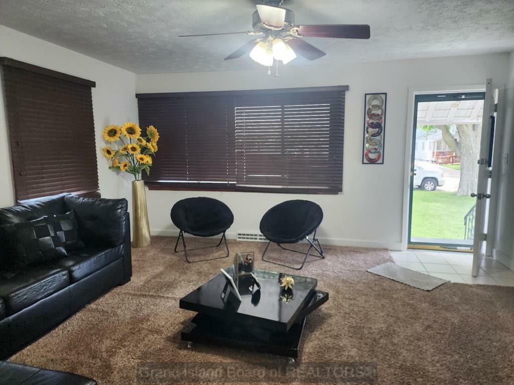 Property Photo: 1719 N Park Ave NE 68803