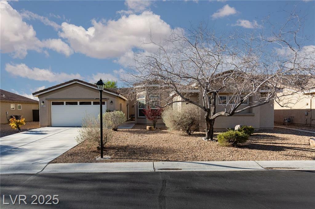 Property Photo: 8213 Cabin Springs Avenue NV 89131