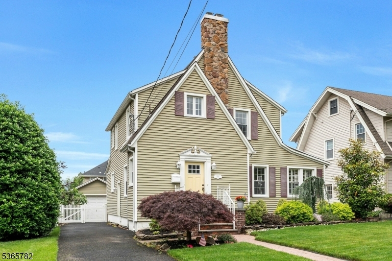 Property Photo: 909 Irving Ave NJ 07090