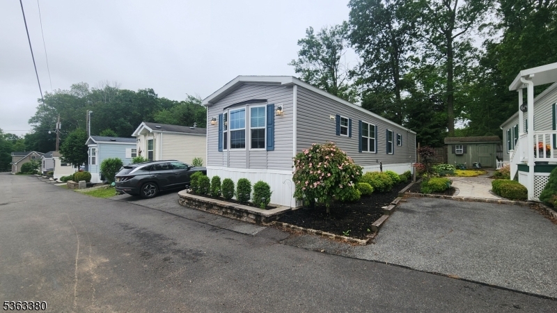 Property Photo:  7 Makepeace Dr 7  NJ 07438 