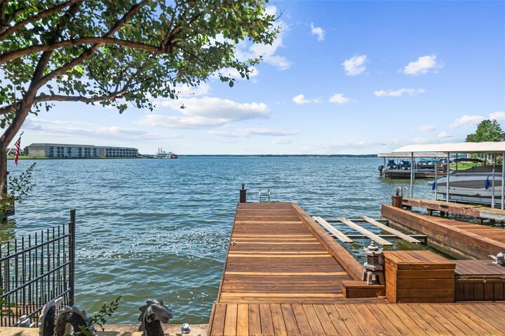 Property Photo: 7159 Kingston Cove Lane TX 77318