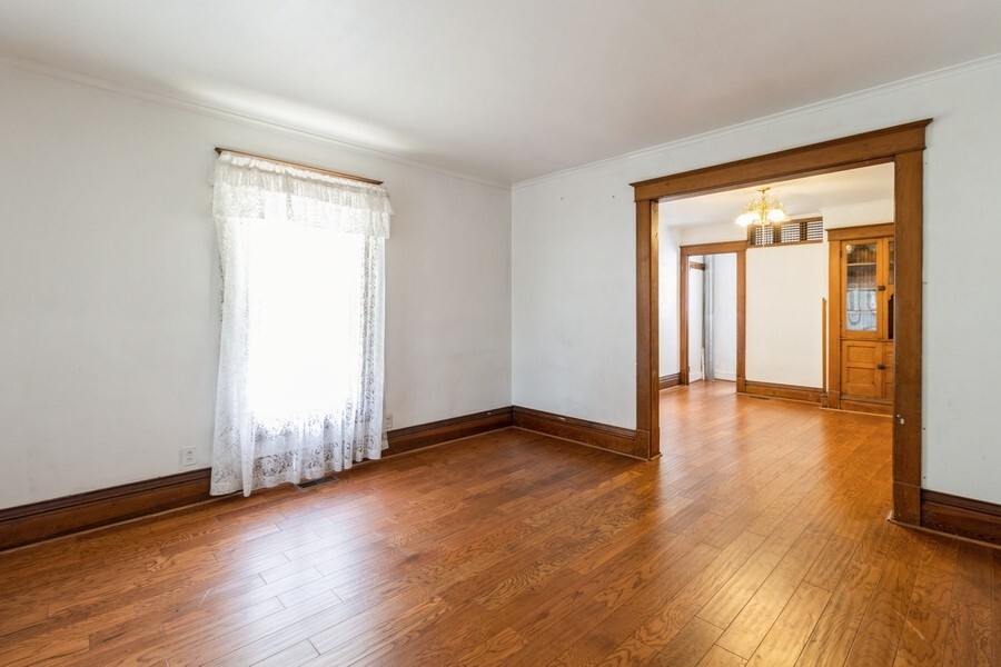 Property Photo: 1236 York Street IA 50316