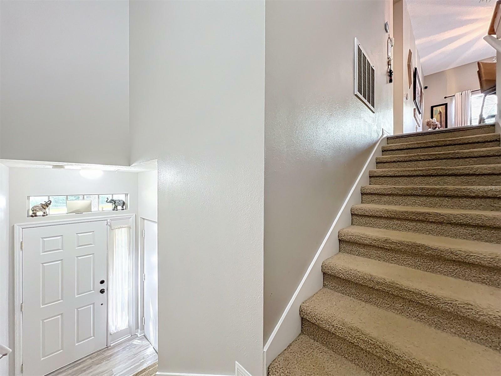 Property Photo: 725 Ashworth Overlook Drive C FL 32712