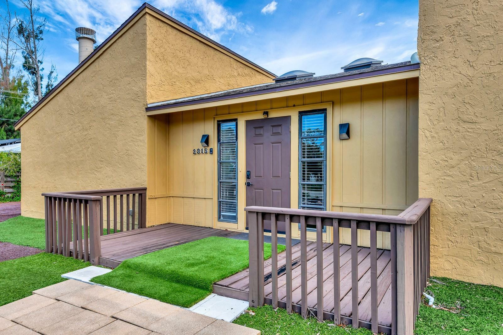 Property Photo: 2315 Riverwood Pines Drive FL 34231