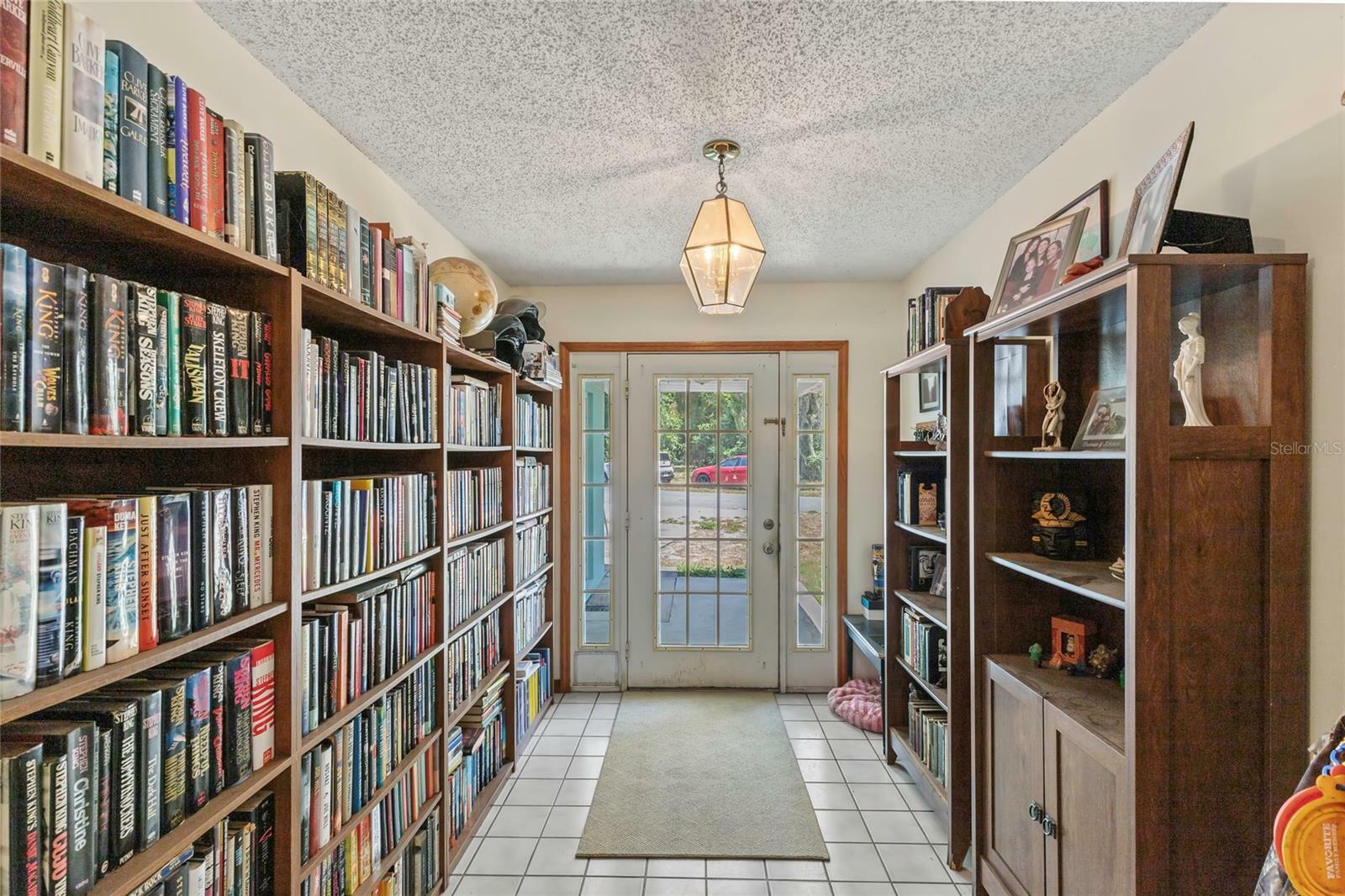 Property Photo: 1048 Cr 452A FL 33538