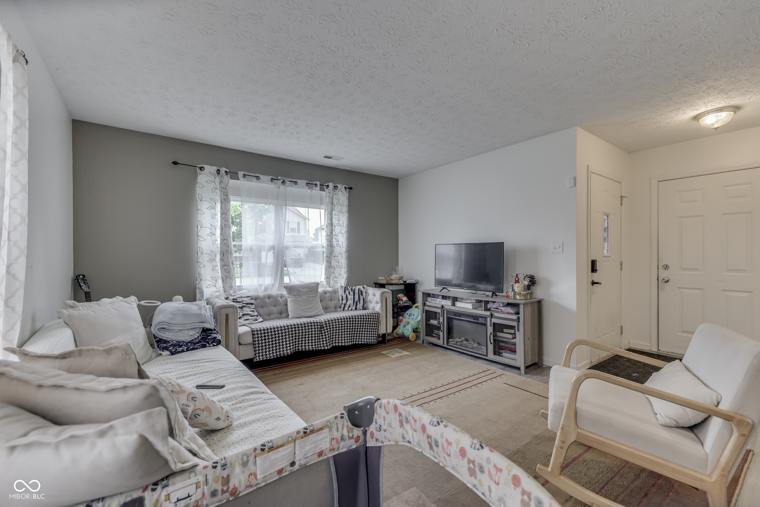 Property Photo: 11117 Waterfield Place IN 46235