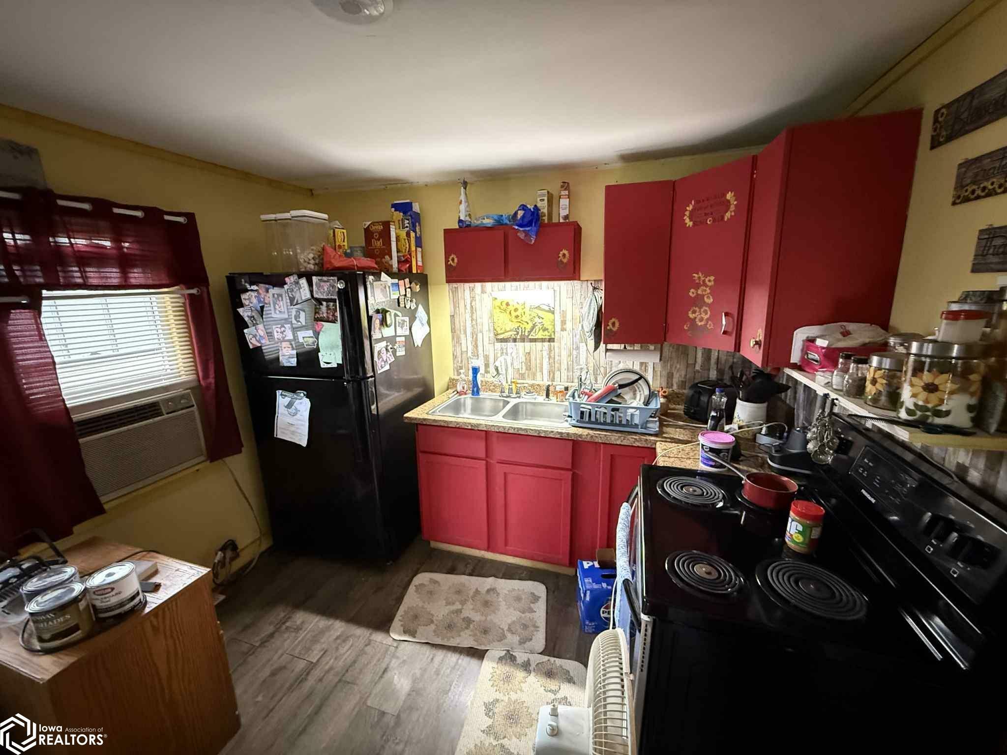 Property Photo: 2208 Racine Avenue IA 52601