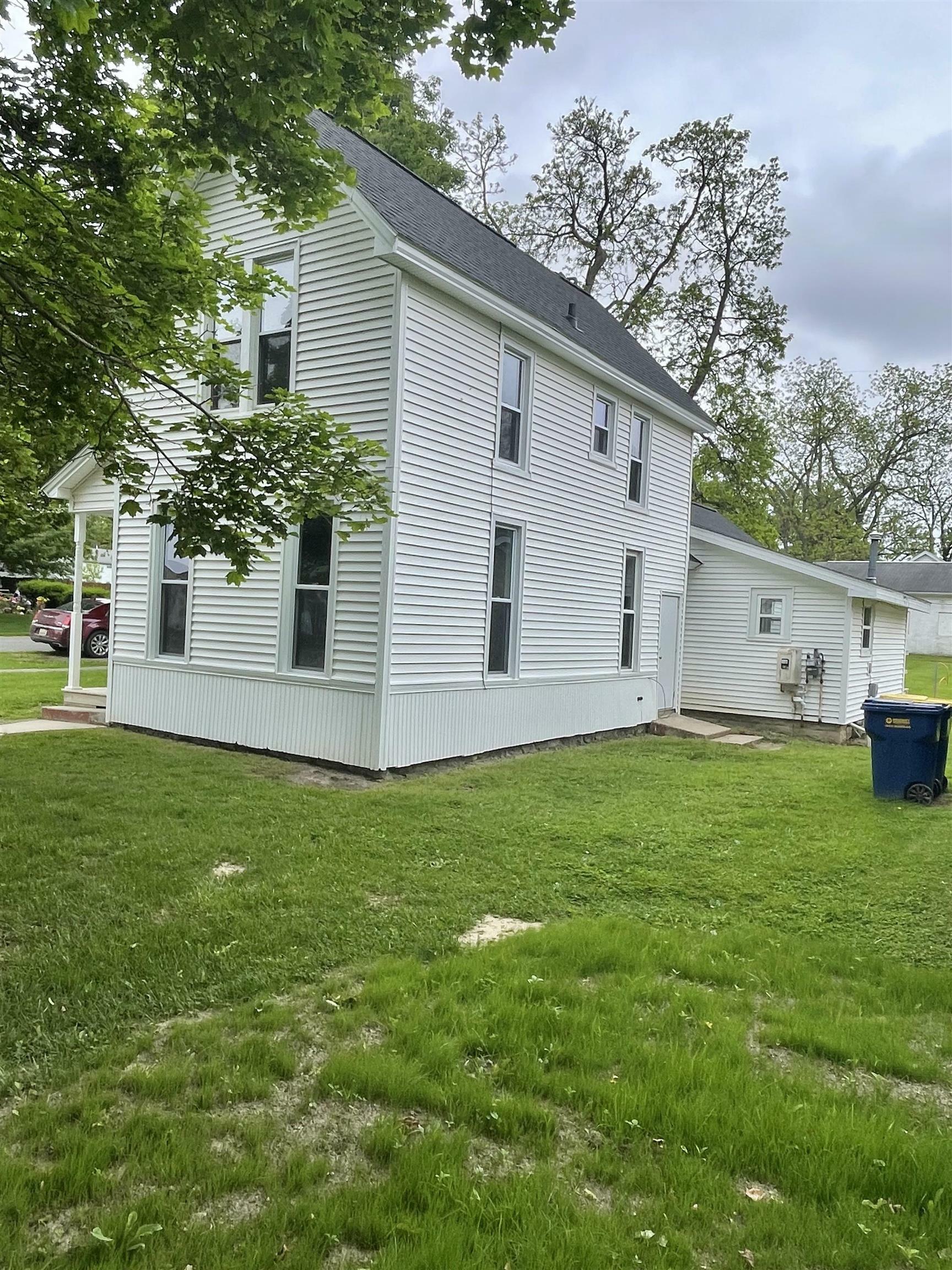 Property Photo: 301 W State Street MI 48817