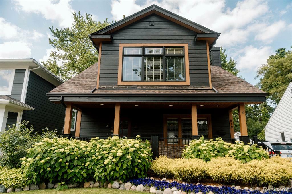 Property Photo:  619 E Farnum Avenue  MI 48067 1976 