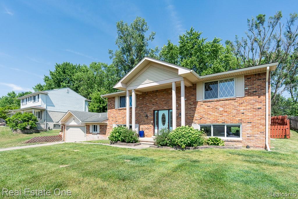 Property Photo: 52598 Belle Vernon MI 48316 2921