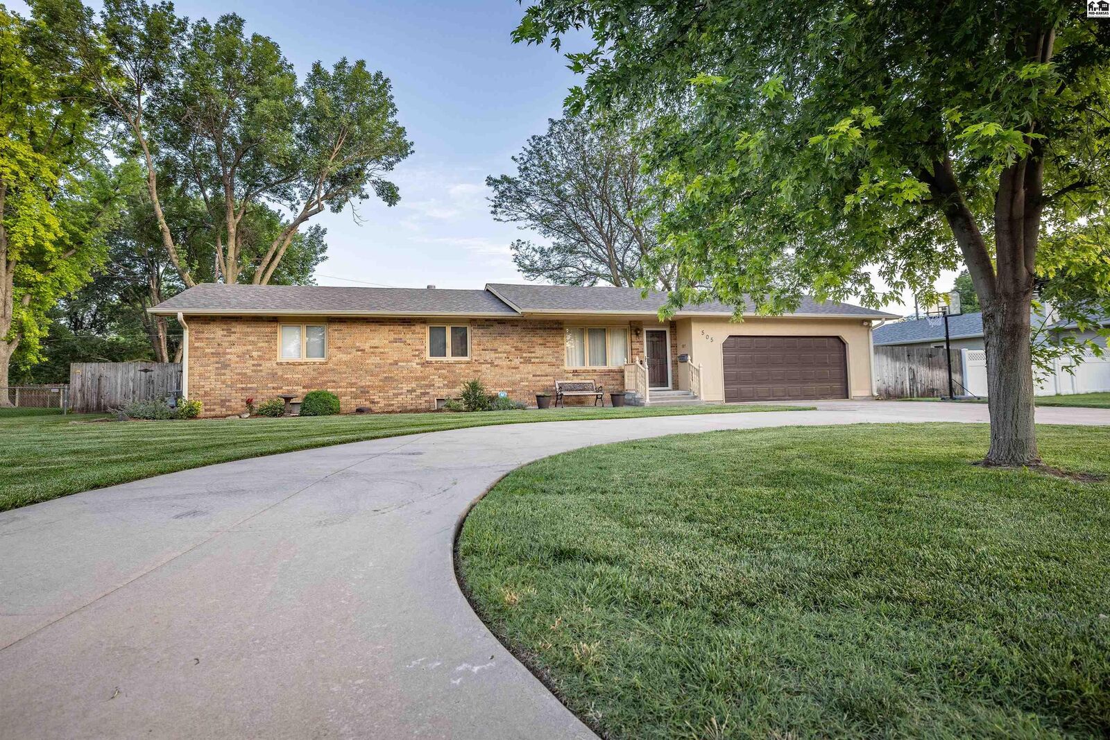 Property Photo: 505 W 36th Ave KS 67502