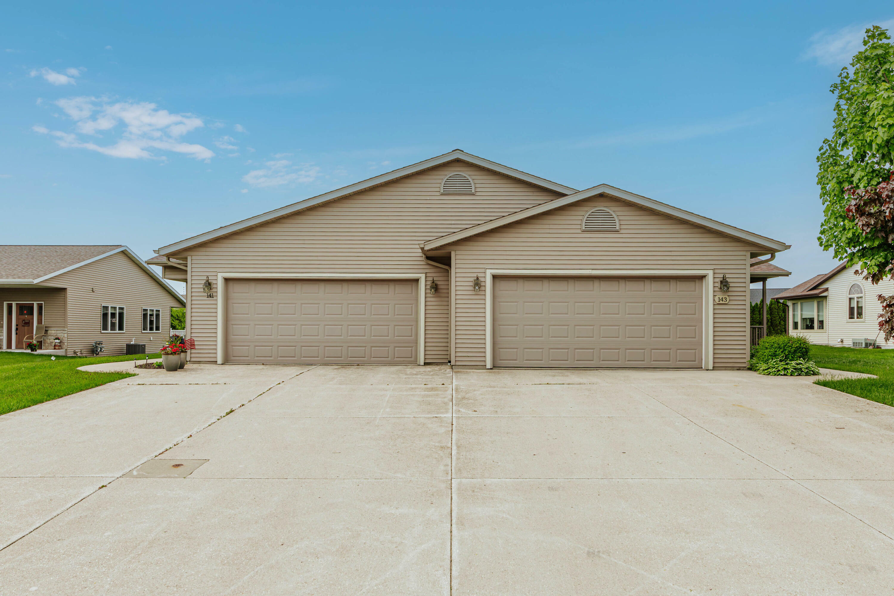 Property Photo: 143 Parkview Ct WI 53013