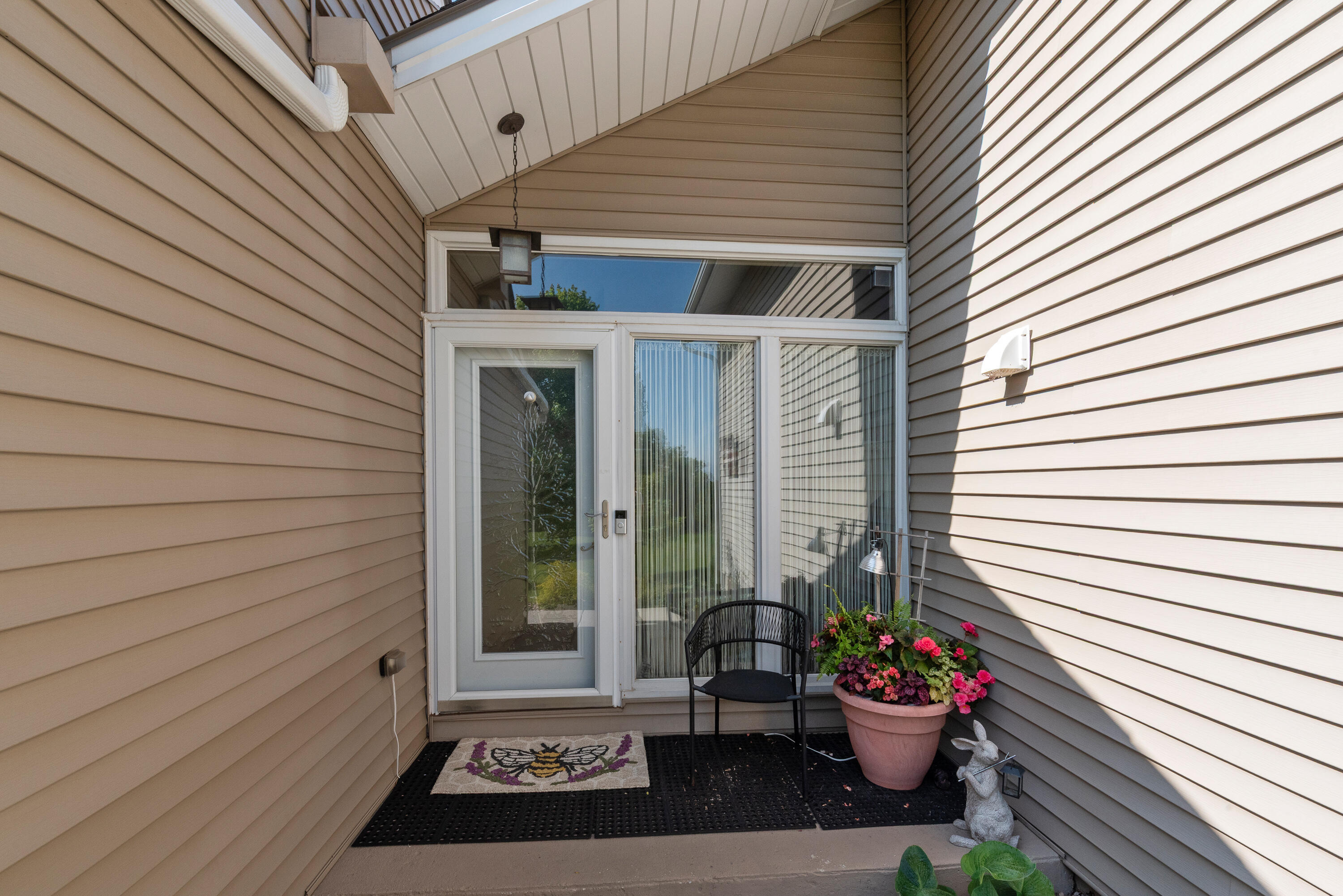 Property Photo: 618 Westridge Dr WI 53095